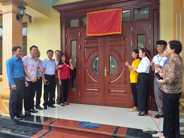 Hội CTĐ Quảng Ninh: Bàn giao Nhà Nhân đạo cho hộ nghèo